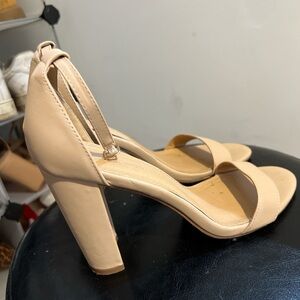 SHOELAND nude block heel